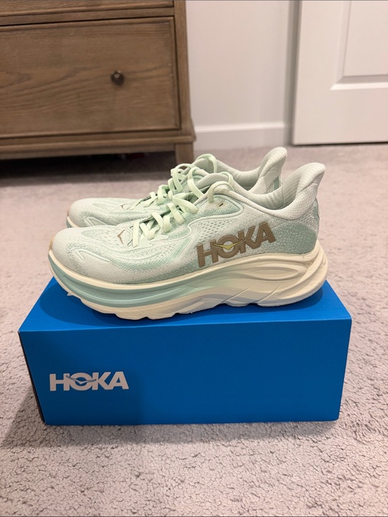 Hoka Shoes - Hoka Women's Clifton 10, Size 7, Mint Green Cushioned Athletic Shoe